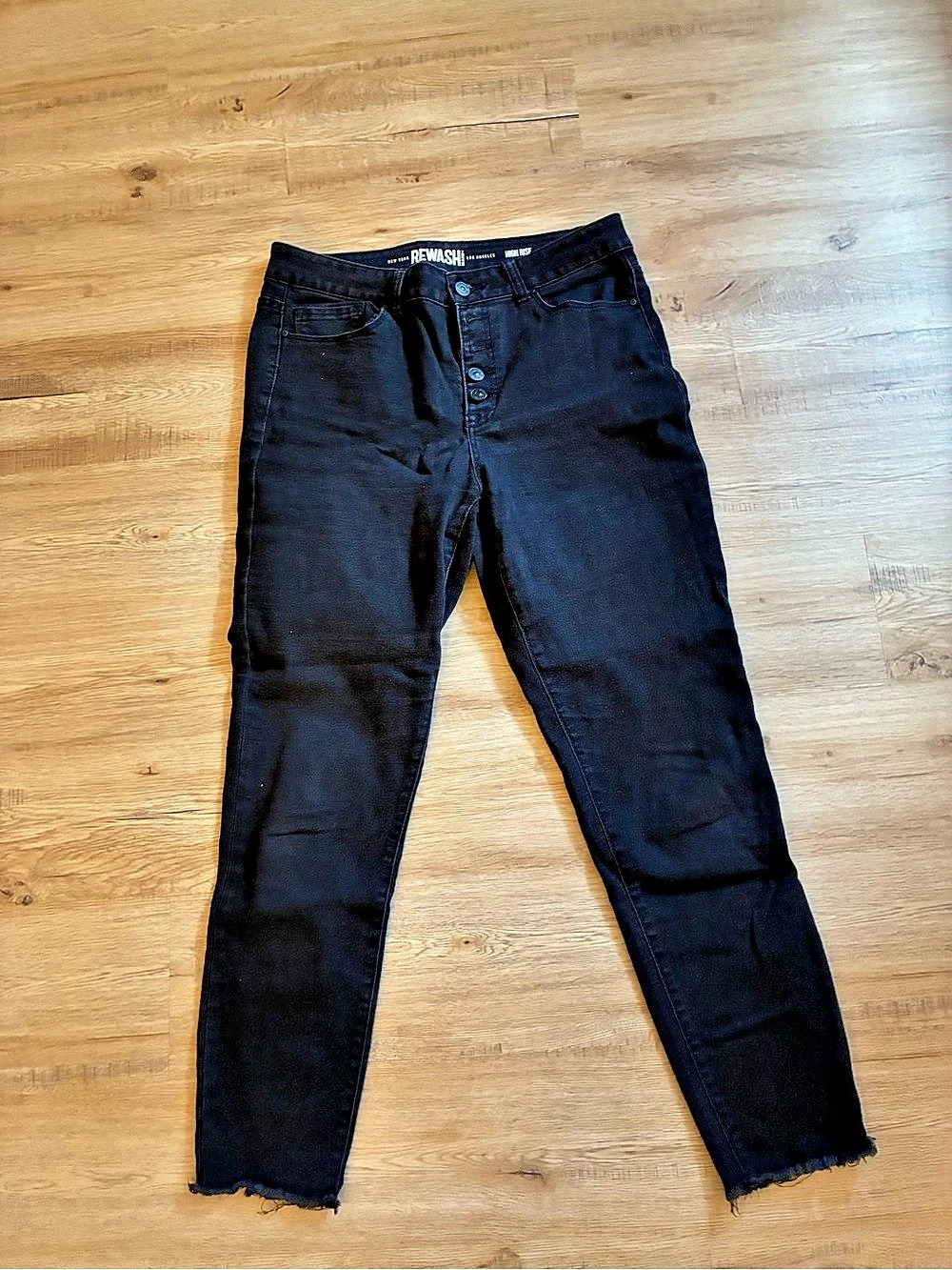 Women’s Black Skinny Jeans